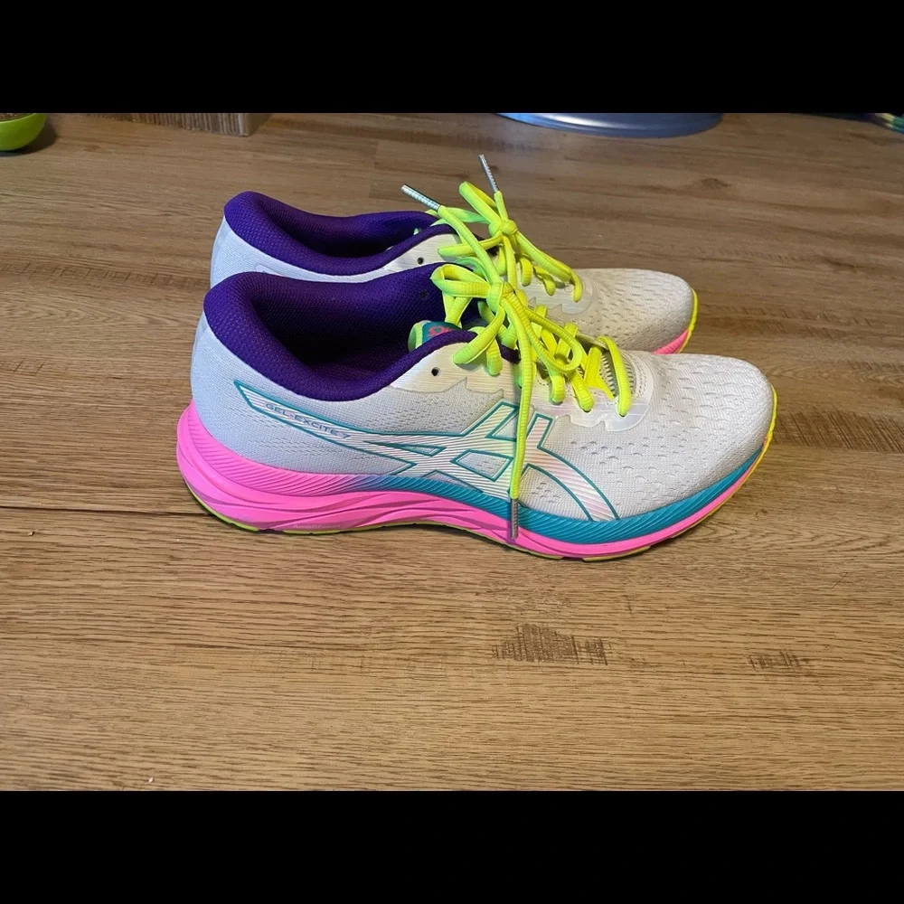Neon ASICS - Picture 6 of 6